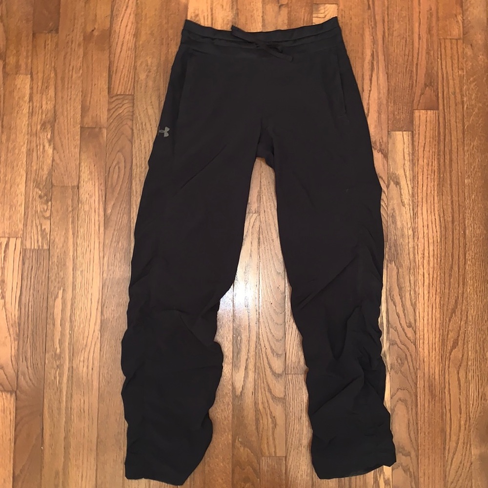 Under Armour Loose Coupe Lache joggers NWT